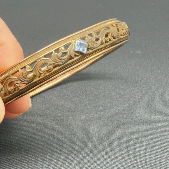 Vintage Filigree Gold and Glass Gem Bangle Bracelet Signed PB&R - Picture 4 of 9